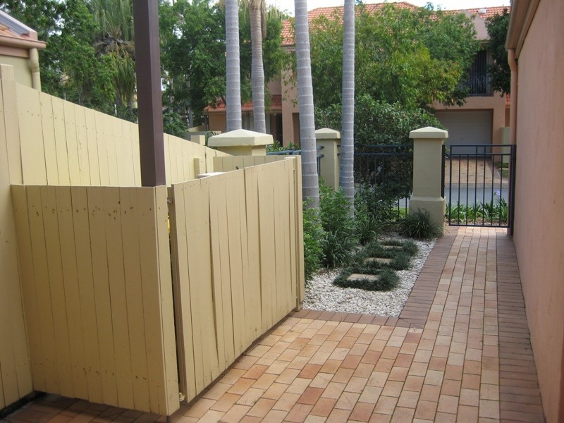 64 A Kenbury Street, Bulimba QLD 4171