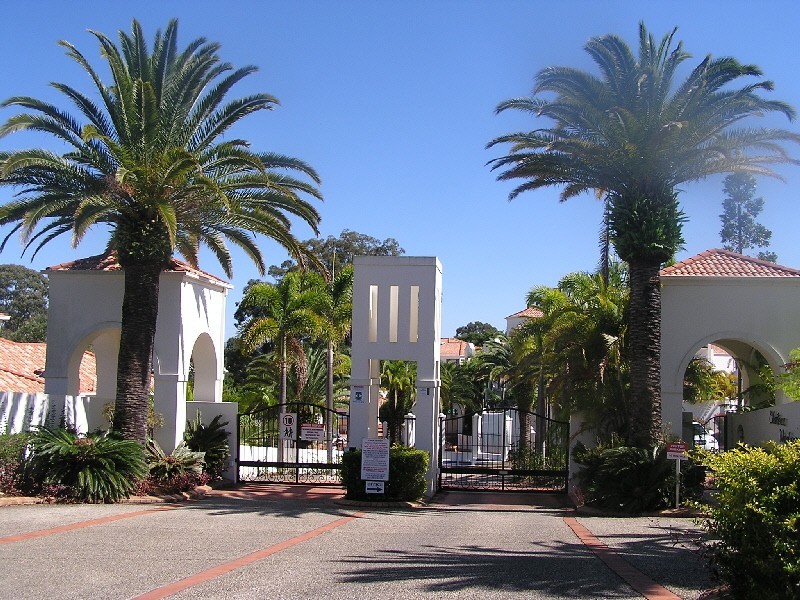 10/22-34 Glenside Drive, Robina QLD 4226