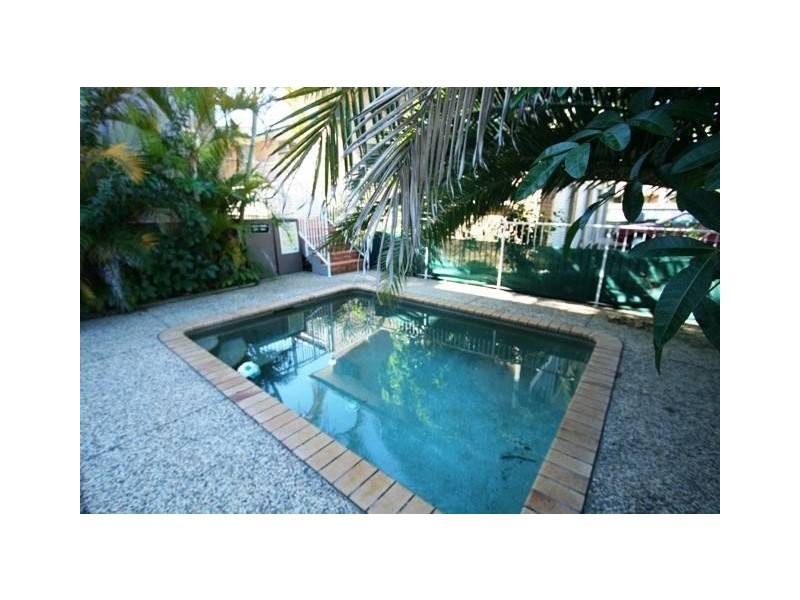 7-9 Illawong Street, Chevron Island QLD 4217