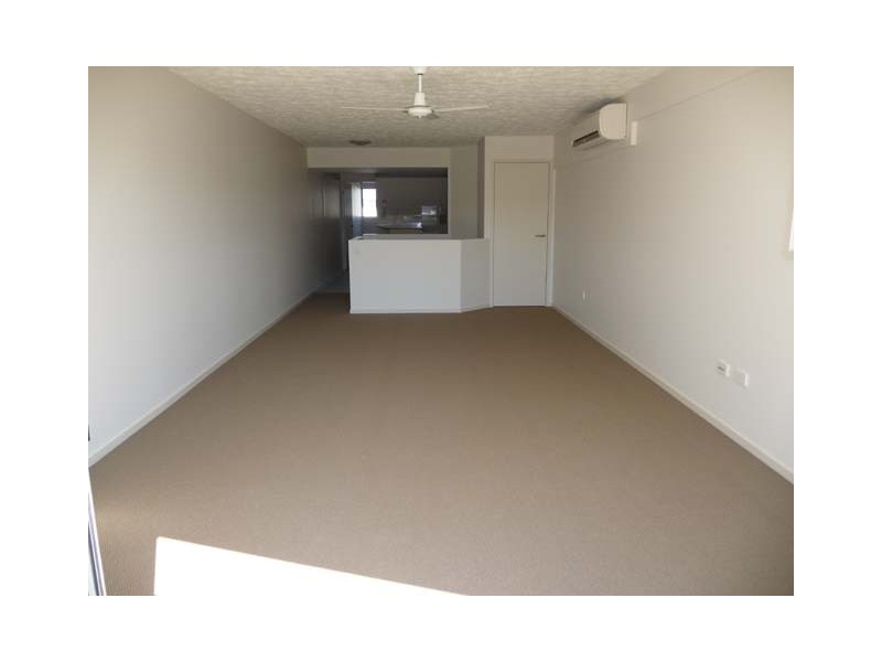 29/10 Grand Parade, Kawana Island QLD 4575