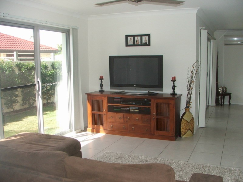 84 Yodelay Street, Varsity Lakes QLD 4227