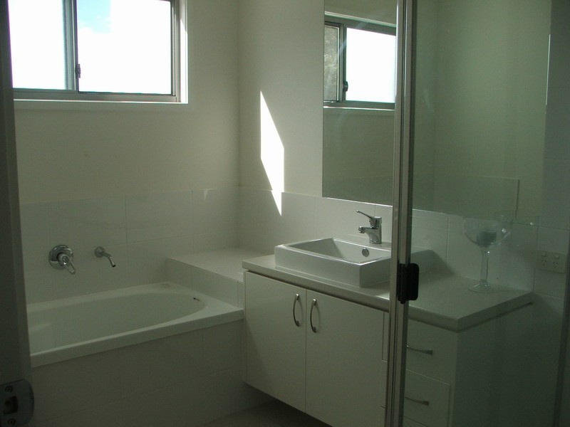 84 Yodelay Street, Varsity Lakes QLD 4227