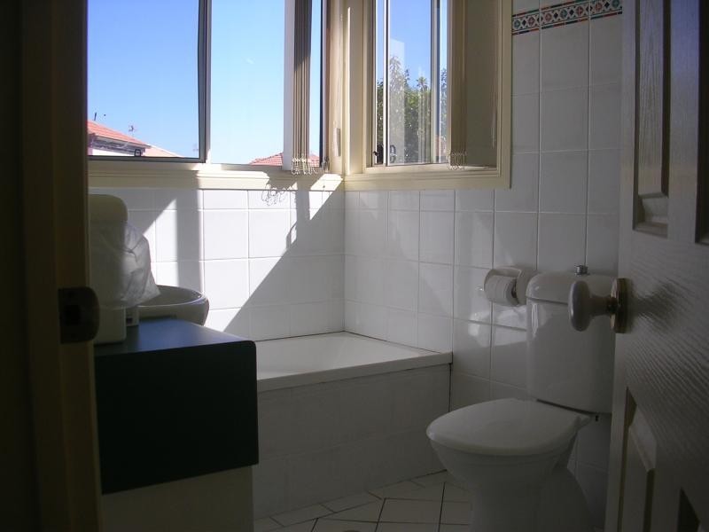 34 Albicore Street, Mermaid Waters QLD 4218