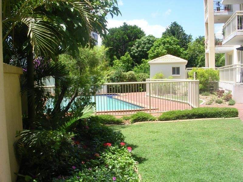 76 THOMAS DR, Chevron Island QLD 4217