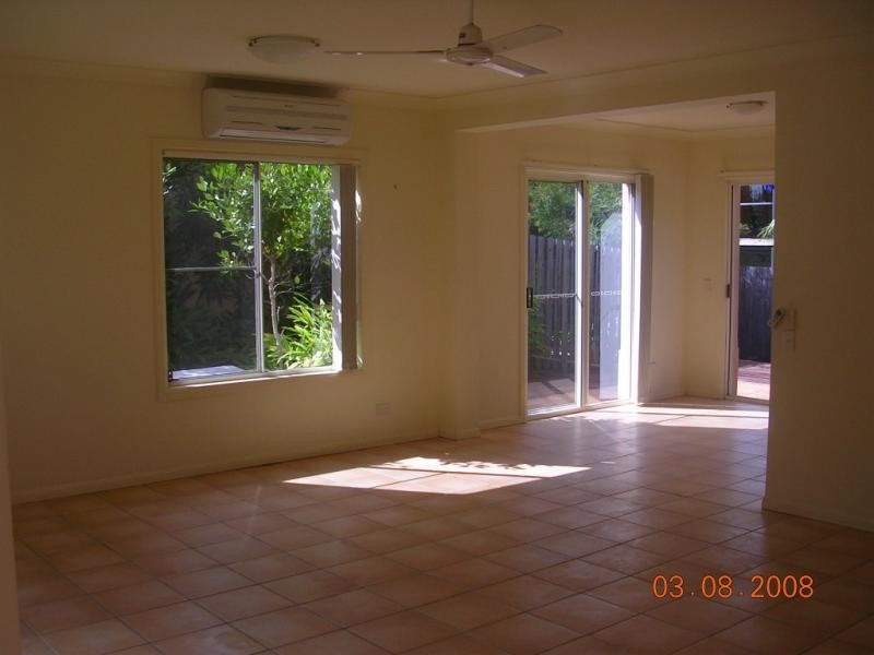 34 Albicore Street, Mermaid Waters QLD 4218