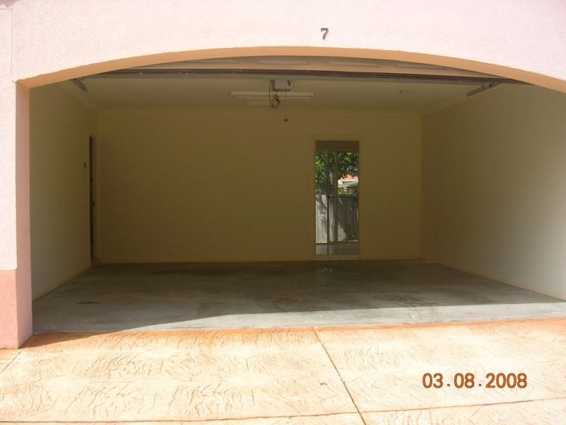 34 Albicore Street, Mermaid Waters QLD 4218