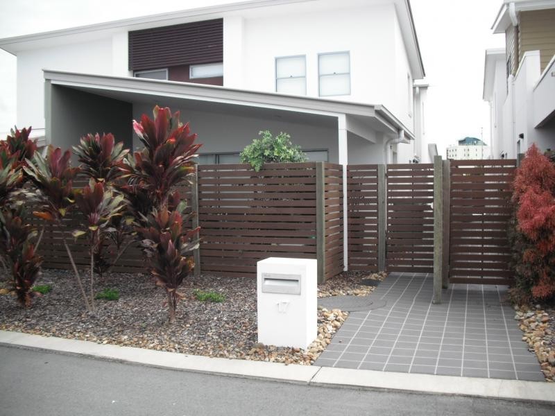 110 Tours Way, Burleigh Waters QLD 4220