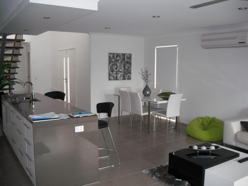 110 Tours Way, Burleigh Waters QLD 4220