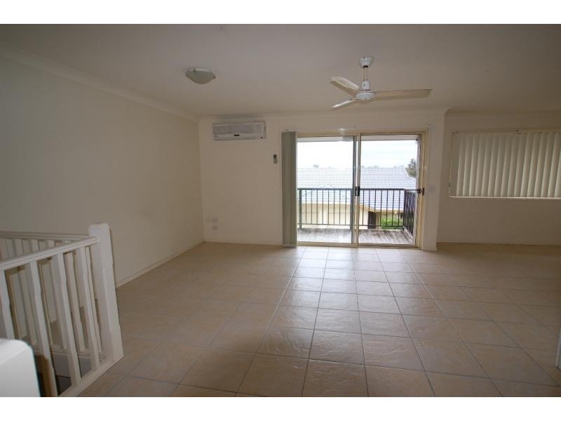 2/3 Arundel Drive,, Arundel QLD 4214