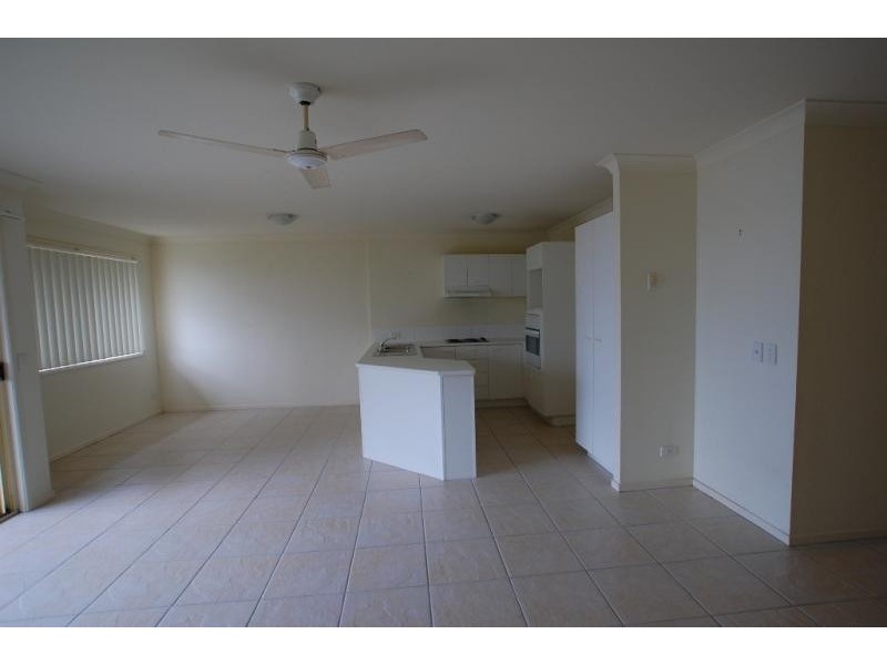 2/3 Arundel Drive,, Arundel QLD 4214