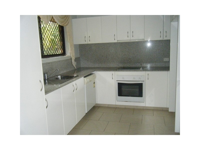 36 Tambourah Street, Benowa QLD 4217