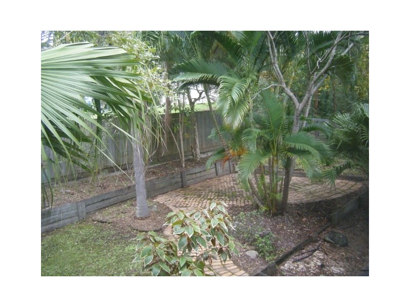 36 Tambourah Street, Benowa QLD 4217