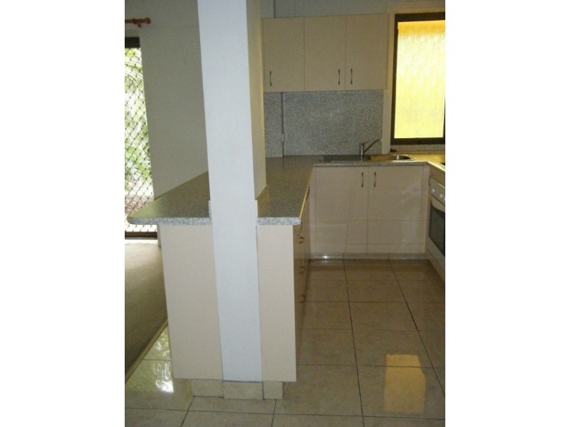 36 Tambourah Street, Benowa QLD 4217