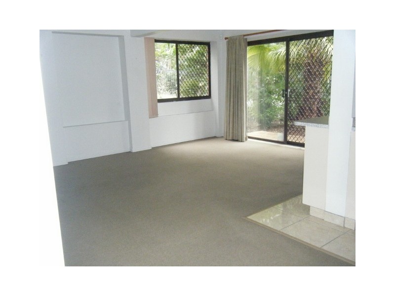 36 Tambourah Street, Benowa QLD 4217