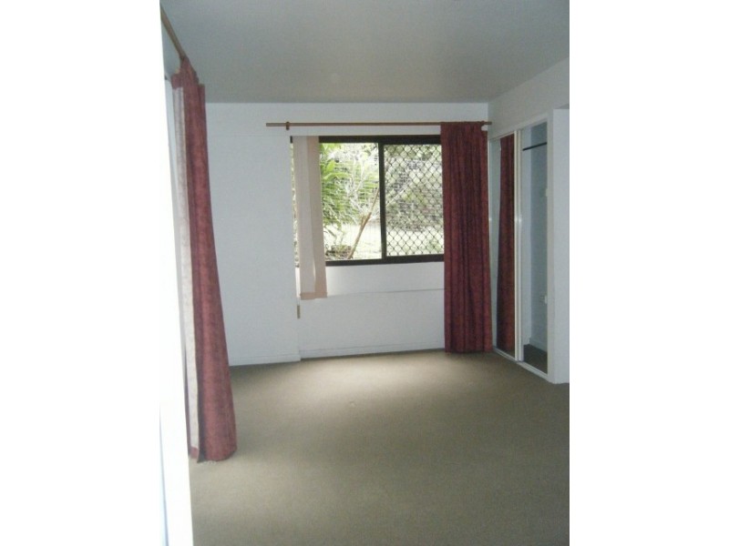 36 Tambourah Street, Benowa QLD 4217