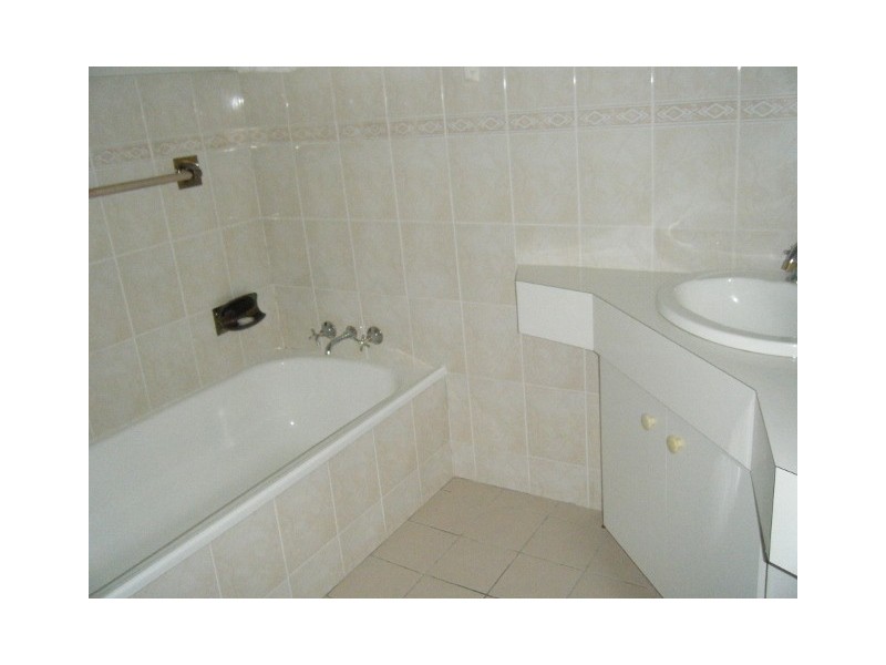 36 Tambourah Street, Benowa QLD 4217