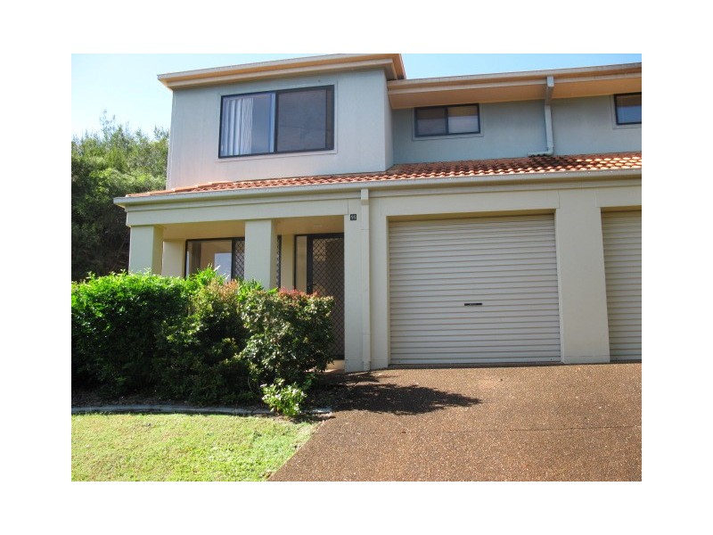 74 Universal St, Pacific Pines QLD 4211
