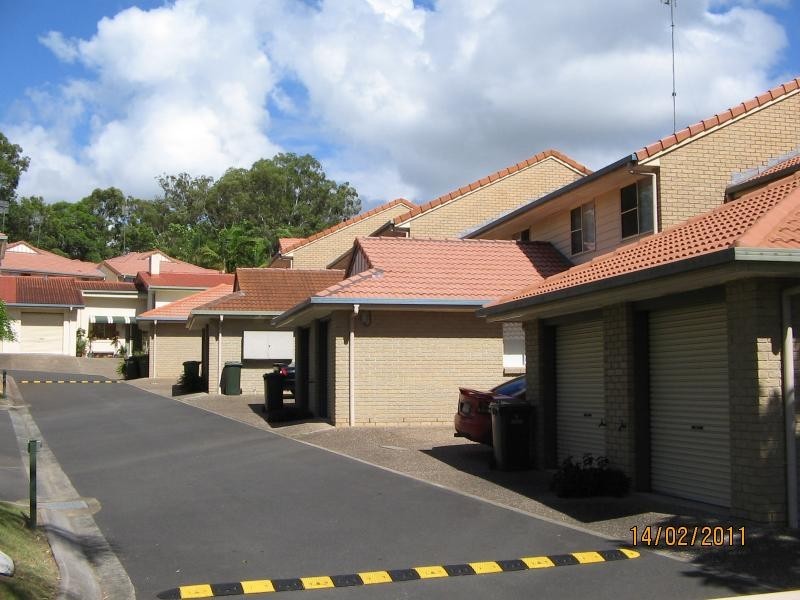 18 Discovery Drive, Helensvale QLD 4212