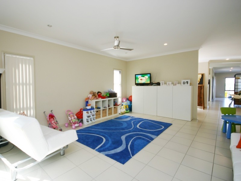 72/19 Santa Barbara Road, Hope Island QLD 4212