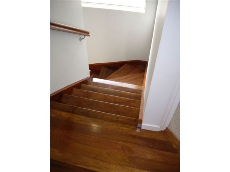 2/76 Denman Street, Greenslopes QLD 4120