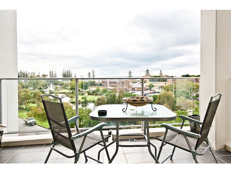 21/1 McNaughton Street, Redcliffe QLD 4020