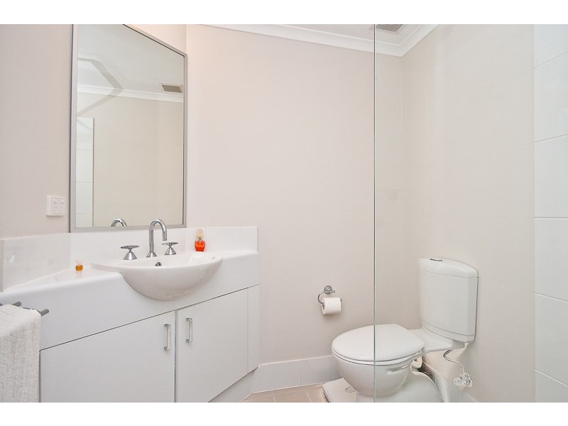 21/1 McNaughton Street, Redcliffe QLD 4020