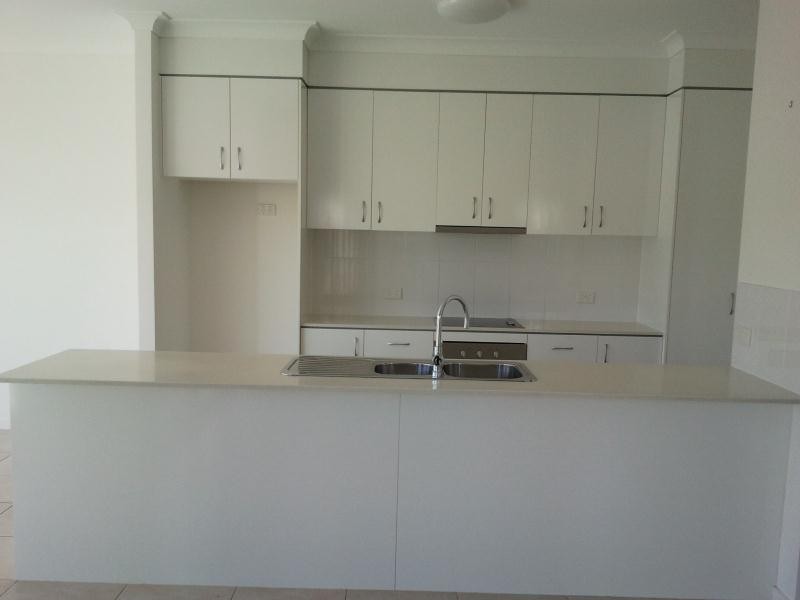 32 Marks Drive, Varsity Lakes QLD 4227