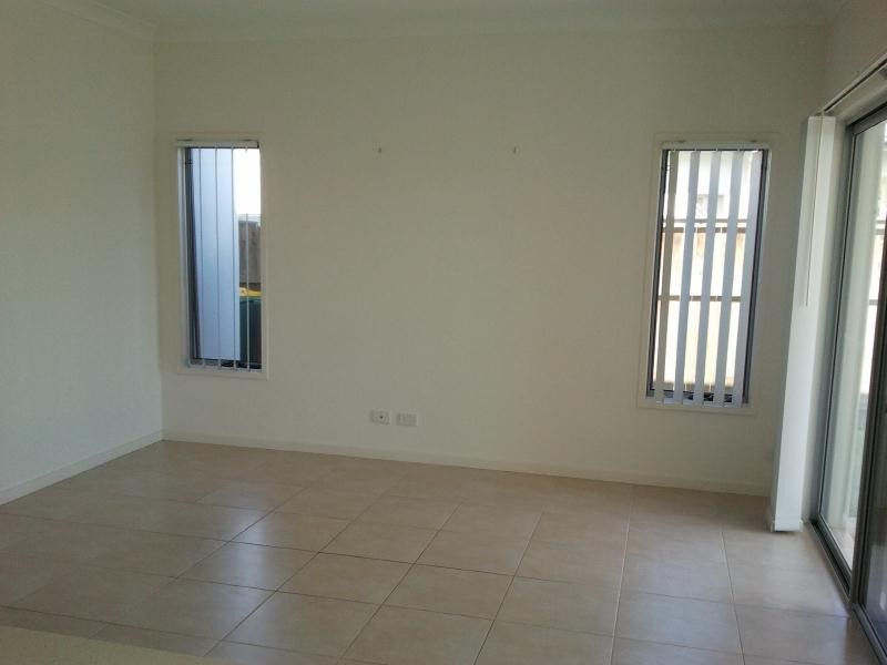 32 Marks Drive, Varsity Lakes QLD 4227