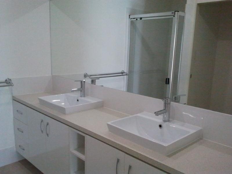 32 Marks Drive, Varsity Lakes QLD 4227