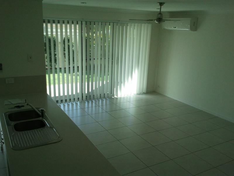 84 Yodelay Street, Varsity Lakes QLD 4227