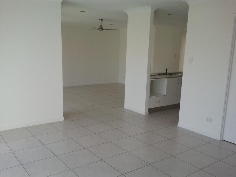 84 Yodelay Street, Varsity Lakes QLD 4227