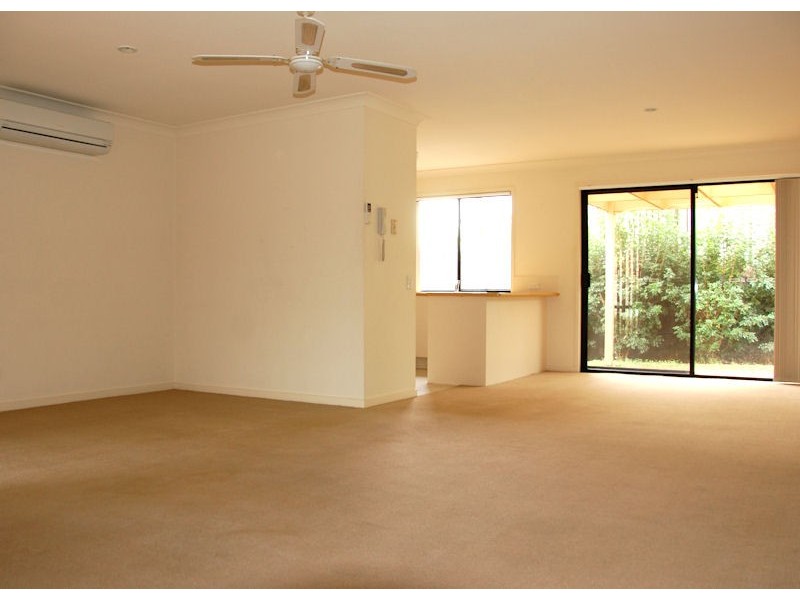 61/24 Amsonia Court,, Arundel QLD 4214