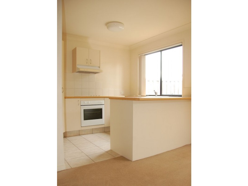 61/24 Amsonia Court,, Arundel QLD 4214