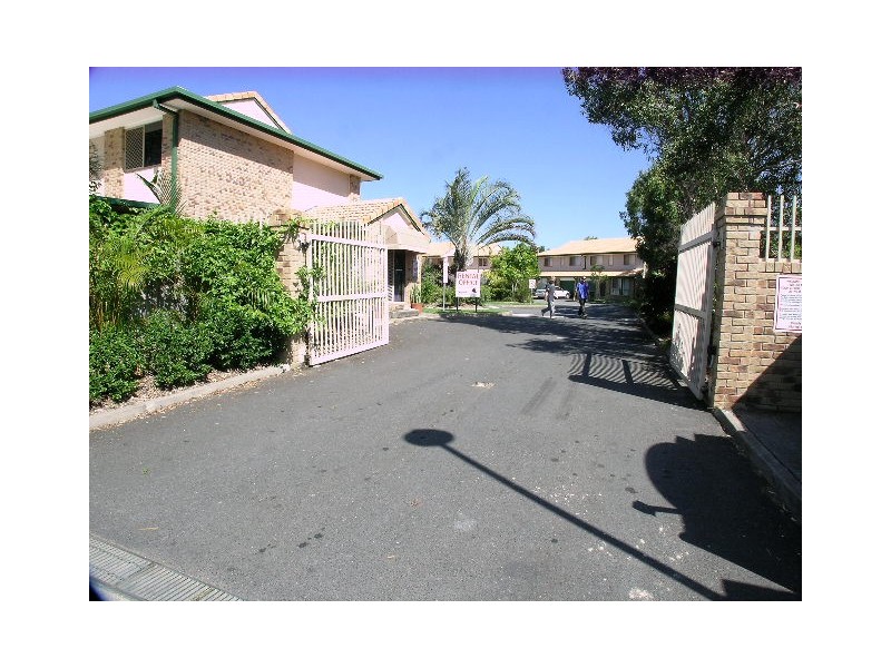 220 Christine Ave, Burleigh Waters QLD 4220