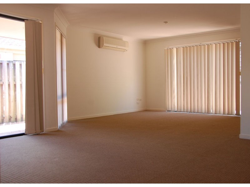 23/24 Amsonia Court,, Arundel QLD 4214