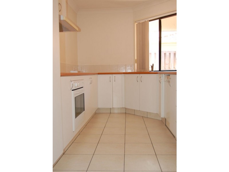 23/24 Amsonia Court,, Arundel QLD 4214