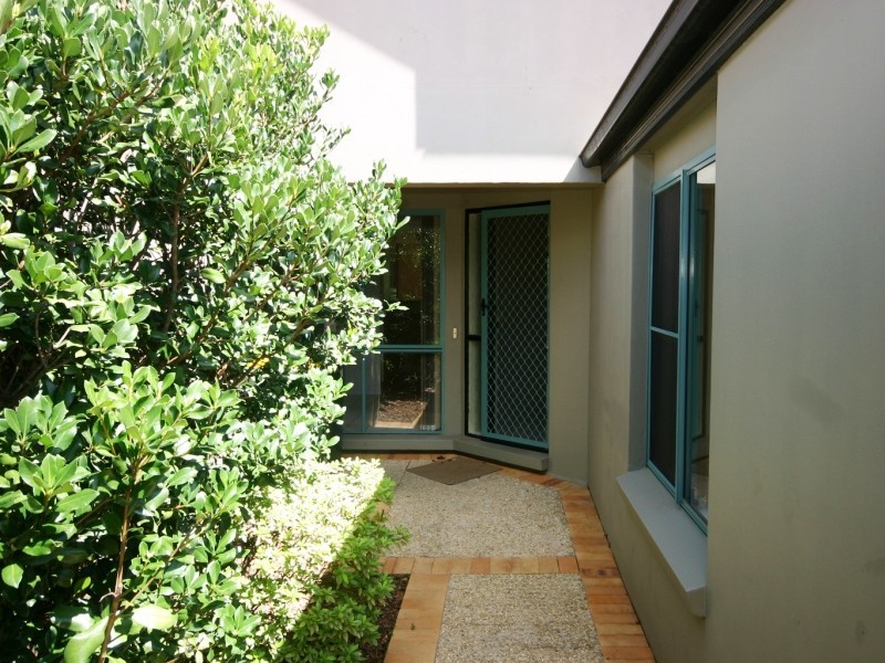 26/19 Santa Barbara Road, Hope Island QLD 4212