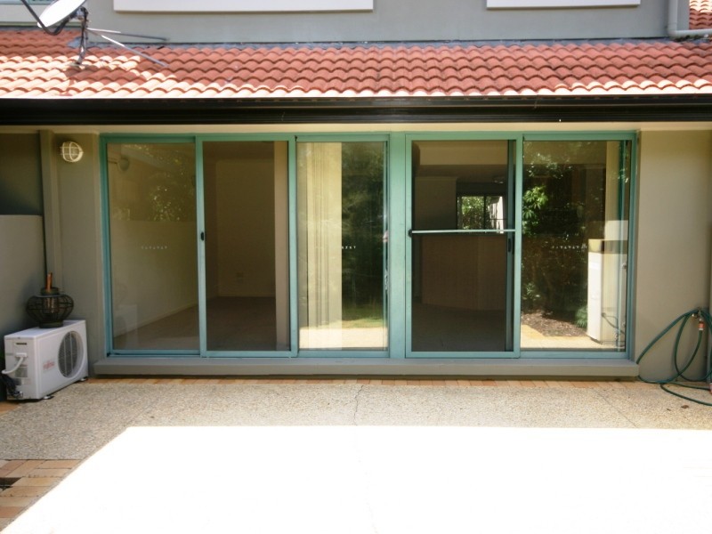 26/19 Santa Barbara Road, Hope Island QLD 4212