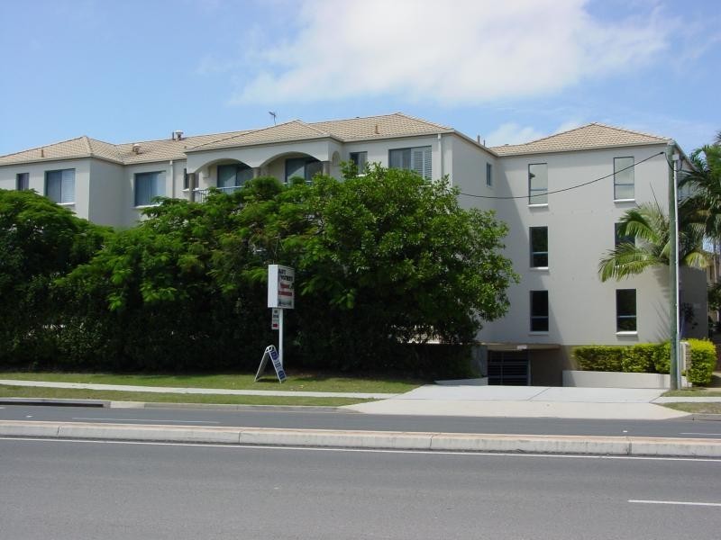 3/103 – 105 Frank Street, Labrador QLD 4215