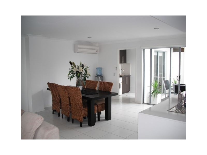 110 Tours Way, Burleigh Waters QLD 4220