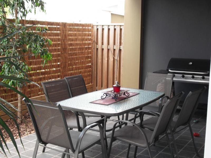 110 Tours Way, Burleigh Waters QLD 4220