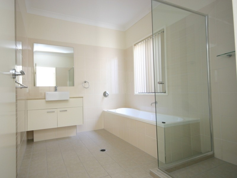 92/19 Santa Barbara Road, Hope Island QLD 4212