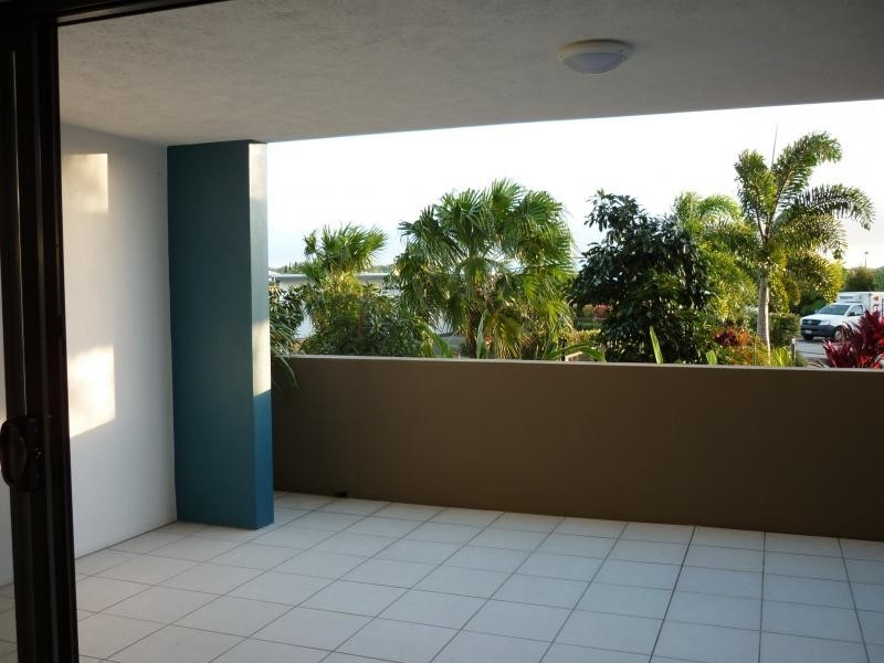 3/4 Grand Parade, Kawana Island QLD 4575