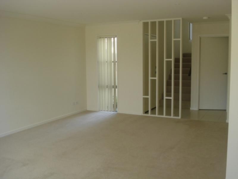 1 Belongil Street, Pacific Pines QLD 4211