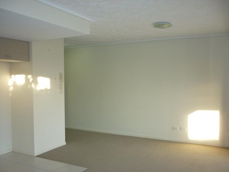 34/4 Grand Parade, Kawana Island QLD 4575