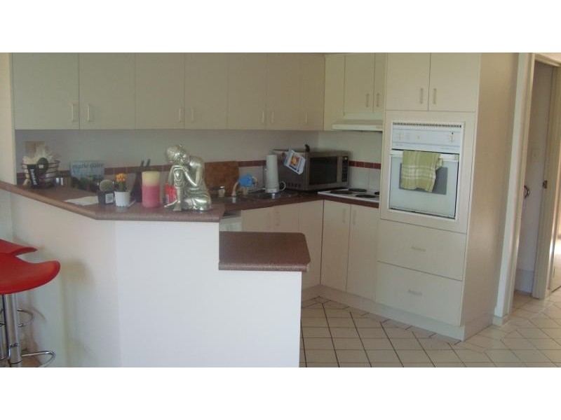 11/9 Santa Cruz Blvd, Clear Island Waters QLD 4226
