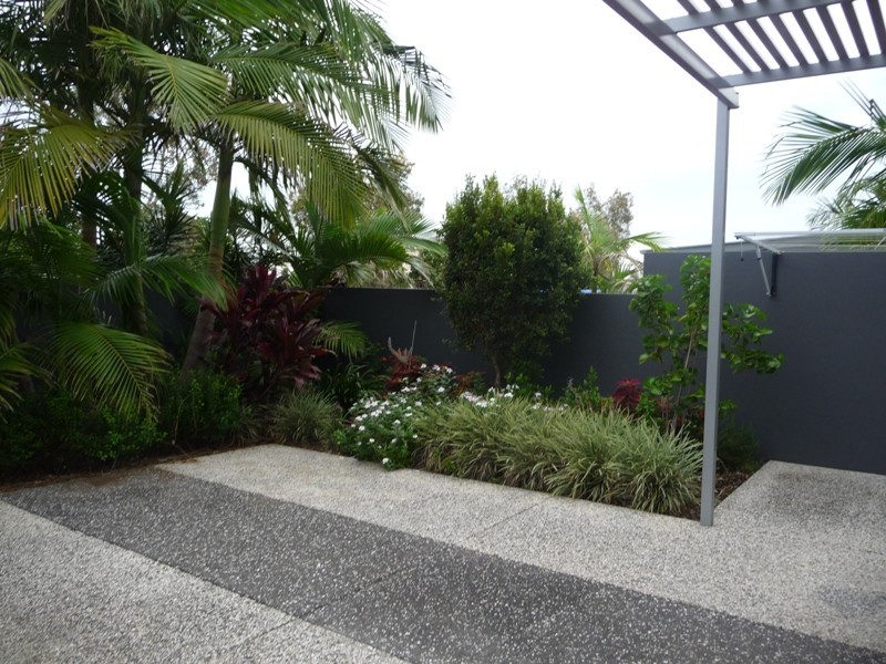 04/10 Grand Parade, Kawana Island QLD 4575