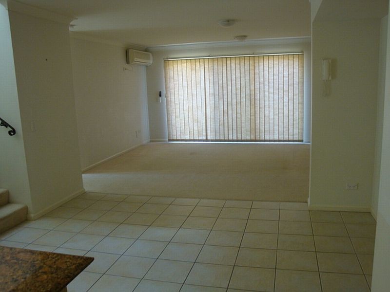 21/480 Christine Avenue, Robina QLD 4226