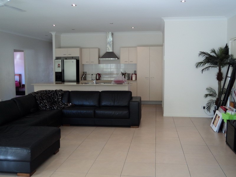 13 Laura Place, Varsity Lakes QLD 4227