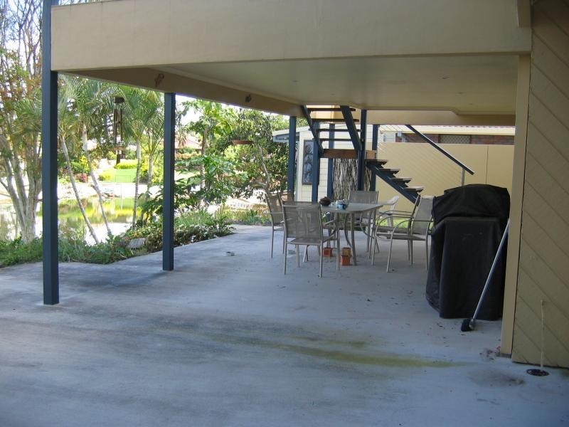 14 De Havilland Ave, Benowa QLD 4217